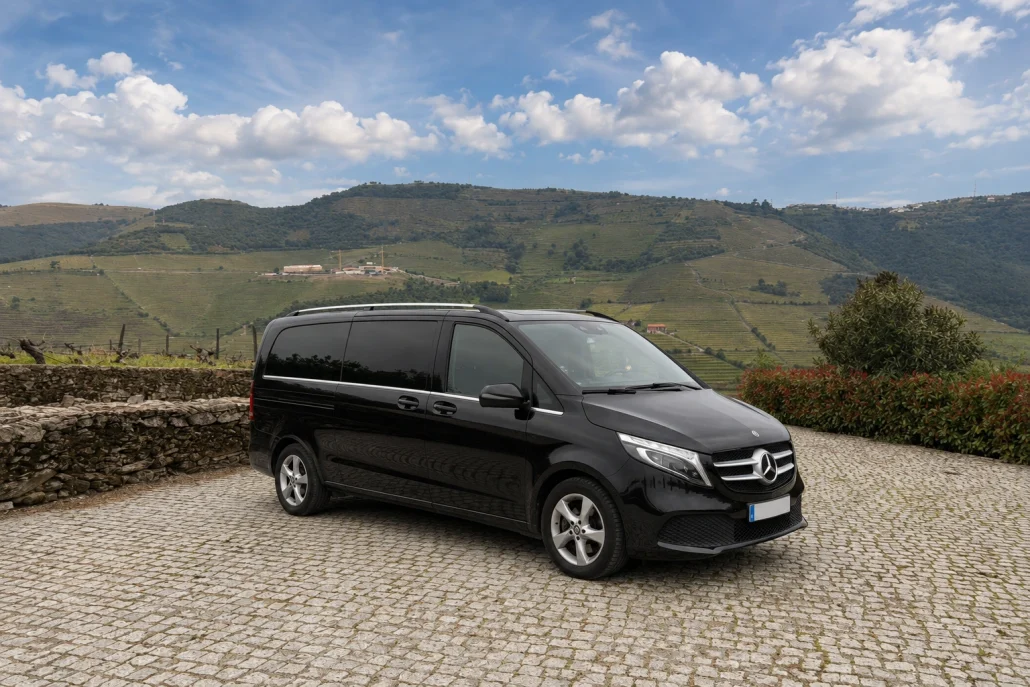 Mercedes Classe V utilizada em transfers privados até 7 passageiros